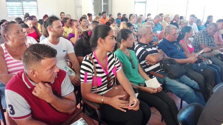 En el pleno también se reflexionó sobre la participación de los jóvenes en el proceso de consulta popular del Proyecto de Constitución de la República de Cuba // Foto Eliexer Peláez