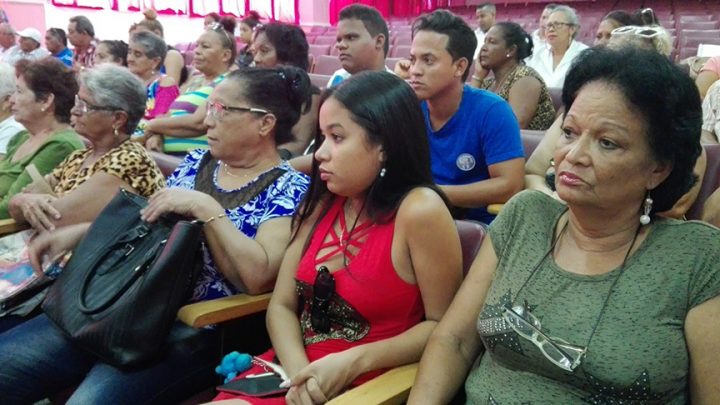 Junto a los cederistas estuvieron las federadas // Foto Eliexer Peláez