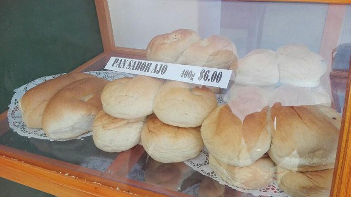 De 15 a 20 variedades de pan de sabores varios // Foto Baldo Alexy