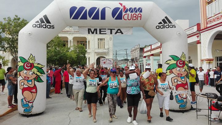 Una masiva participación en Maratón La Demajagua // Foto Marlene Herrera