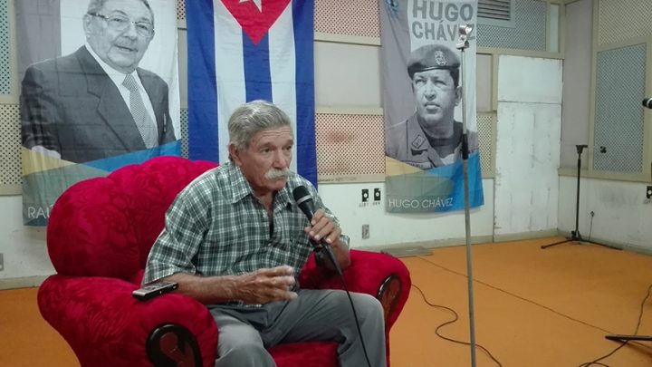 Pedro Espronceda Figueredo, periodista de la radio, quien compartó con Mariano Gómez en la emiora Radio Granma // Fotos Marlene Herrera