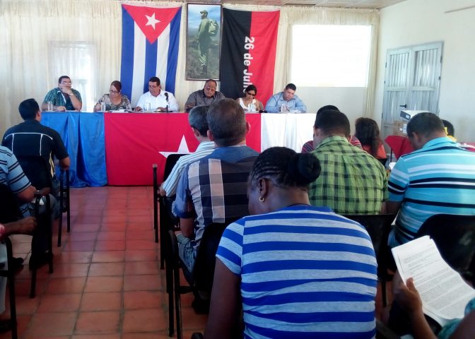 Pleno del comité municipal del Partido Comunista de Cuba (PCC) en Manzanillo // Foto Eliexer Peláez