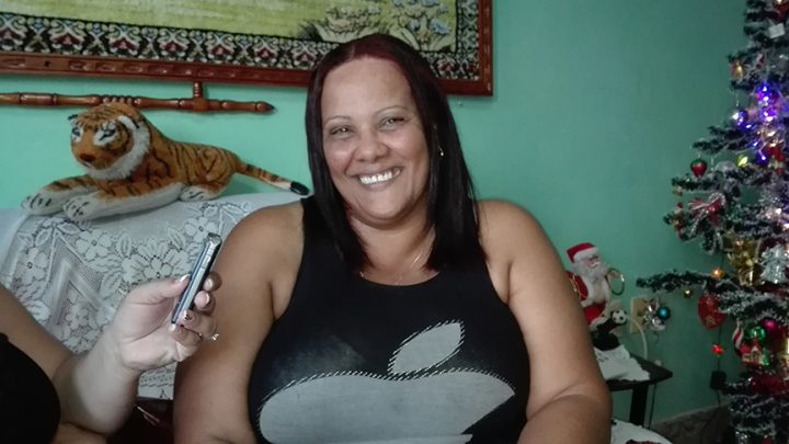 “Ellos y mis pacientes son mi familia brasilera, pero regresé feliz porque venía con mi familia cubana que me necesita aquí, porque eso vale mucho más que el dinero" // Foto Marlene Herrera