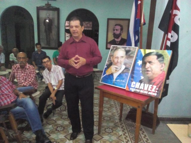 Intercambio de jóvenes con miembros de la Asociación de Combatientes de la Revolución Cubana // Foto Eliexer Peláez