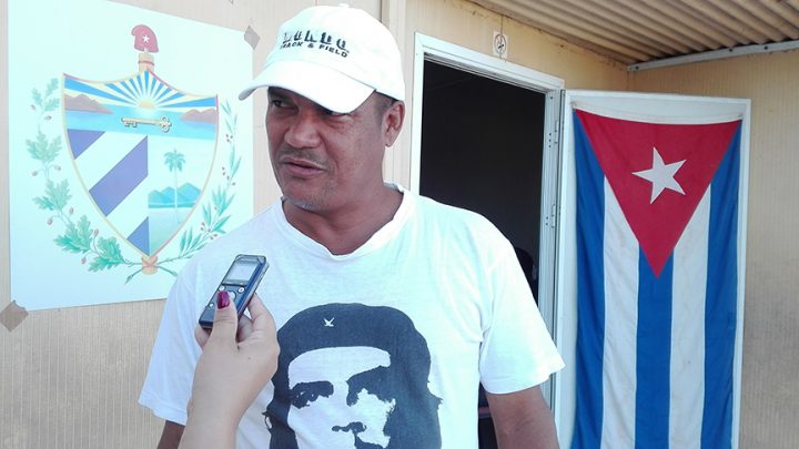 Alejandro Peña Pérez, trabajador de la Empresa de Medios de Enseñanza // Foto Marlene Herrera