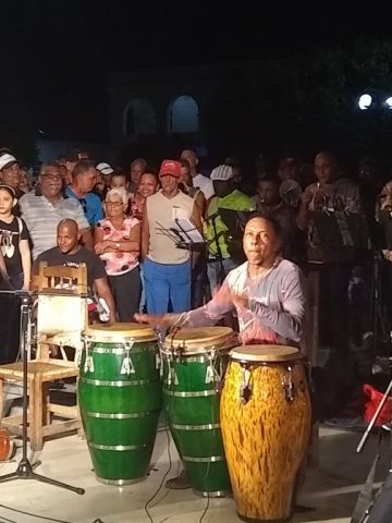 Niño Salgado, como popularmente se le conoce, es uno de los más sobresalientes percusionistas granmenses // Foto Lilian Salvat