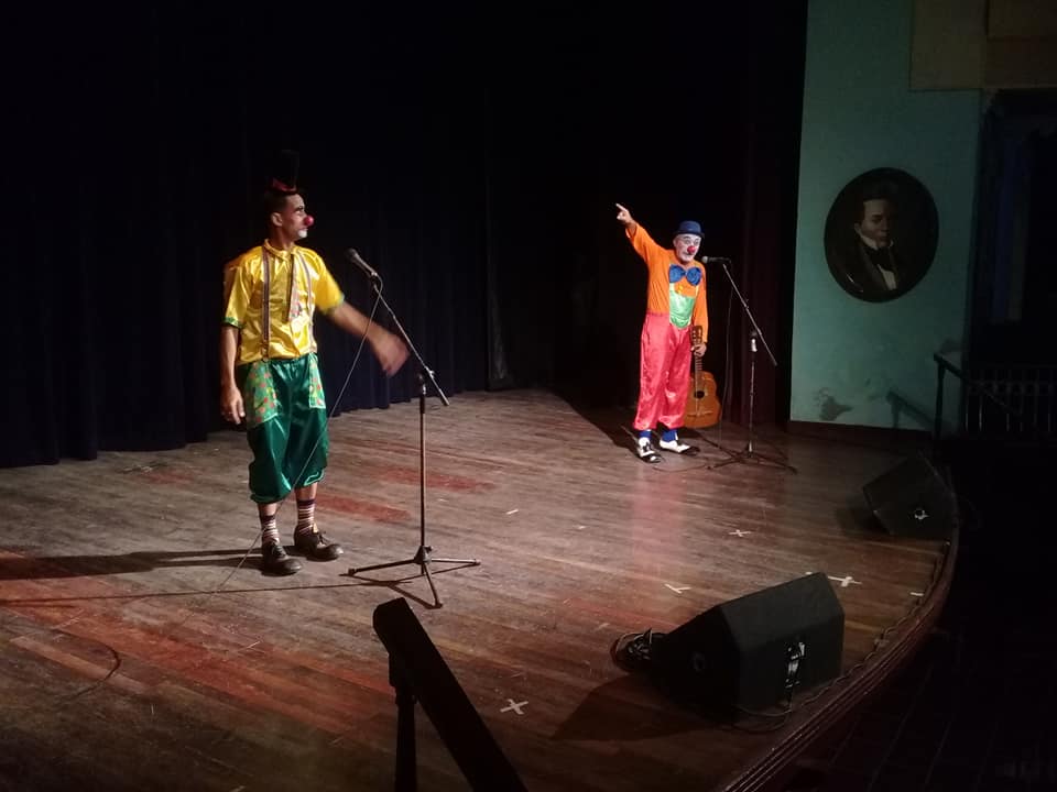 Presentación en el Teatro Manzanillo // Foto José Ortiz