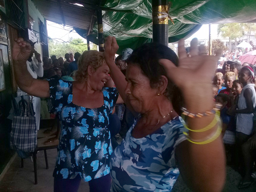 Bailadoras atrevidas // Foto Denia Fleitas