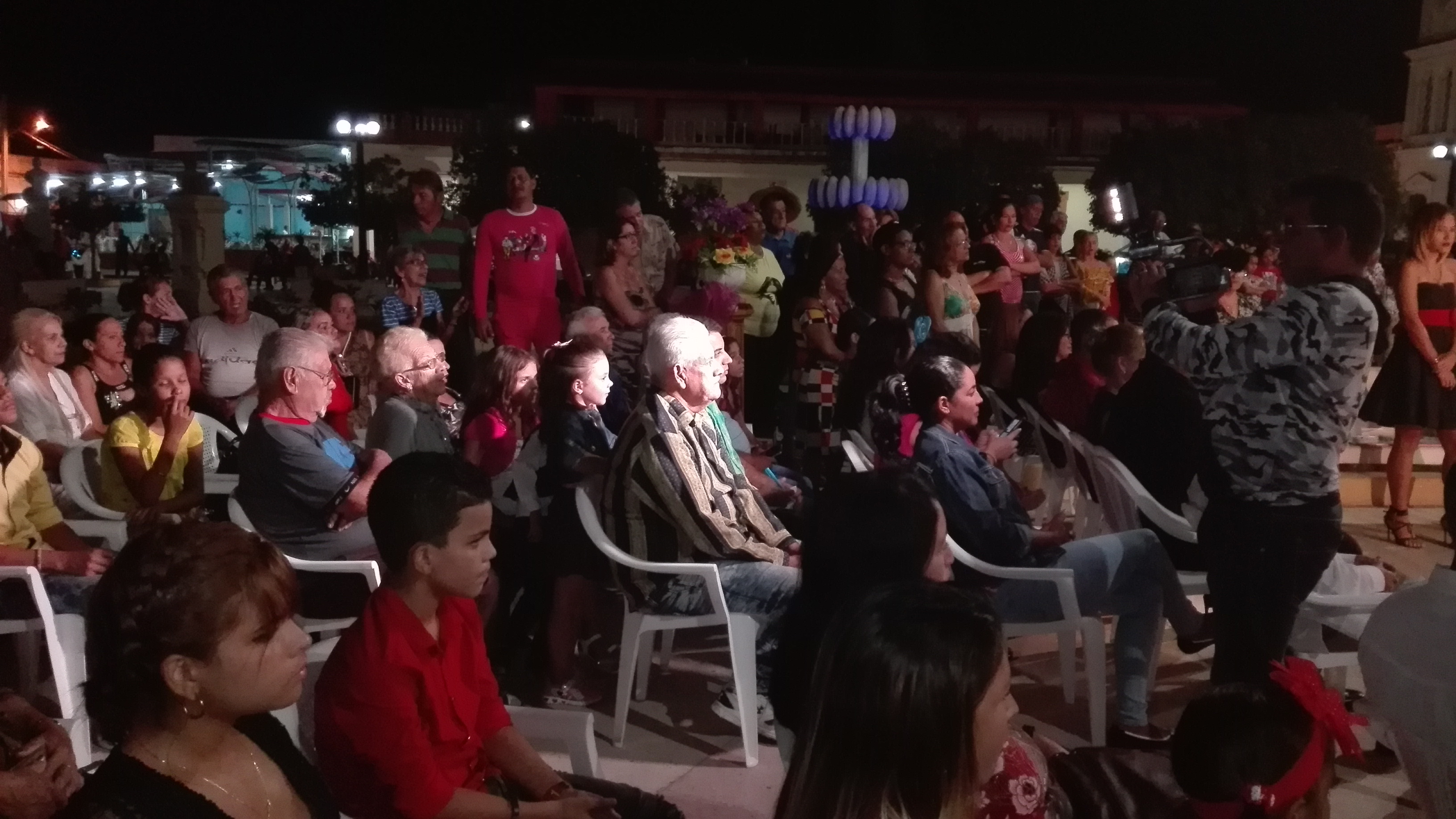 Trabajadores de la radio junto a familiares y público disfrutaron de la gala // Foto Marlene Herrera