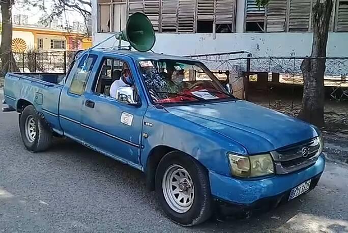 Este es el carro que por estos días hace de radio Móvil // Foto Eliexer Pelaez