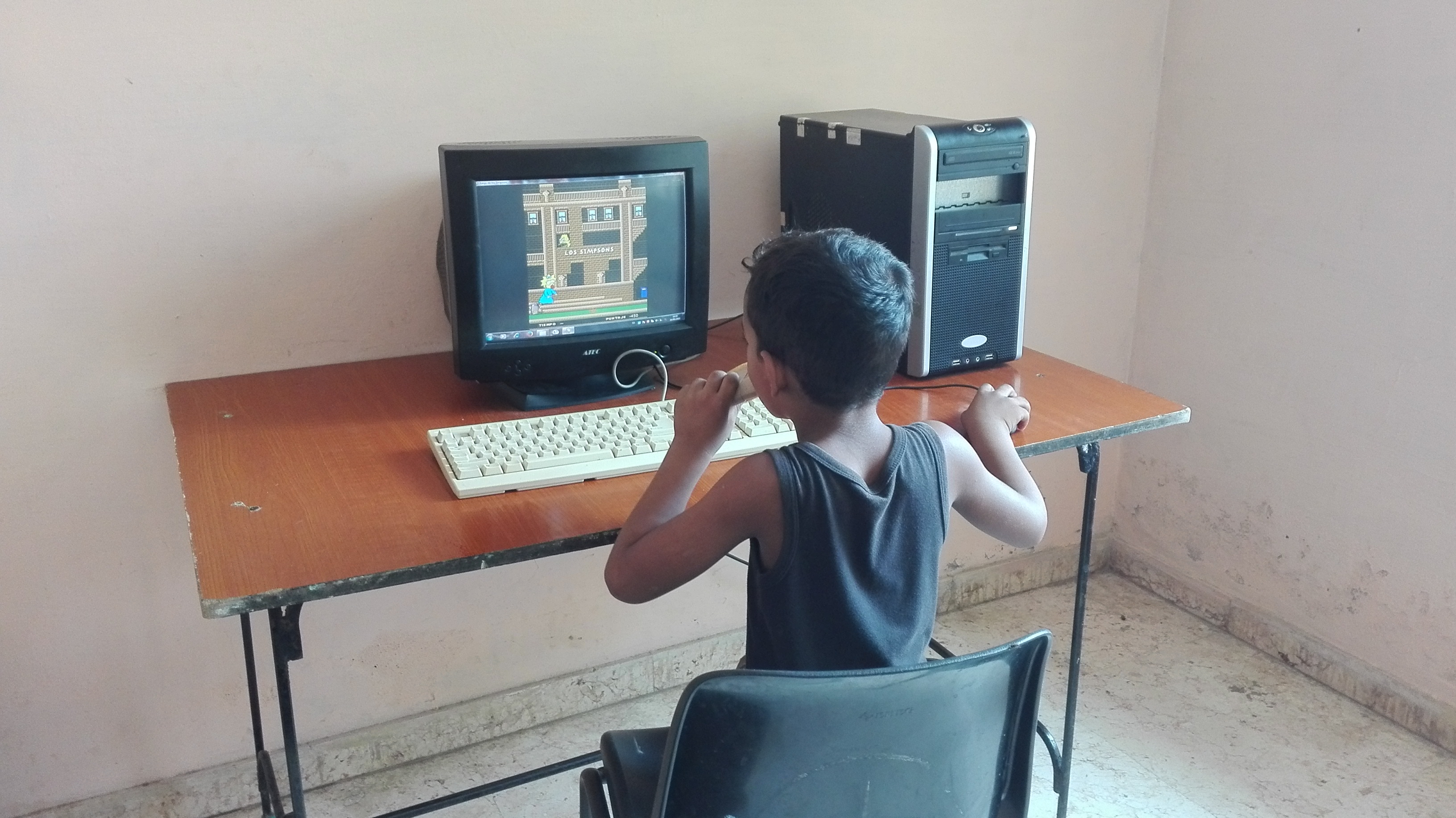 Los niños disponen de computadoras // Foto Marlene Herrera