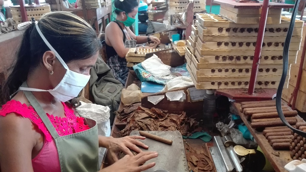 En la fábrica se toman las medidas para este tiempo de coronavirus // Foto Marlene Herrera