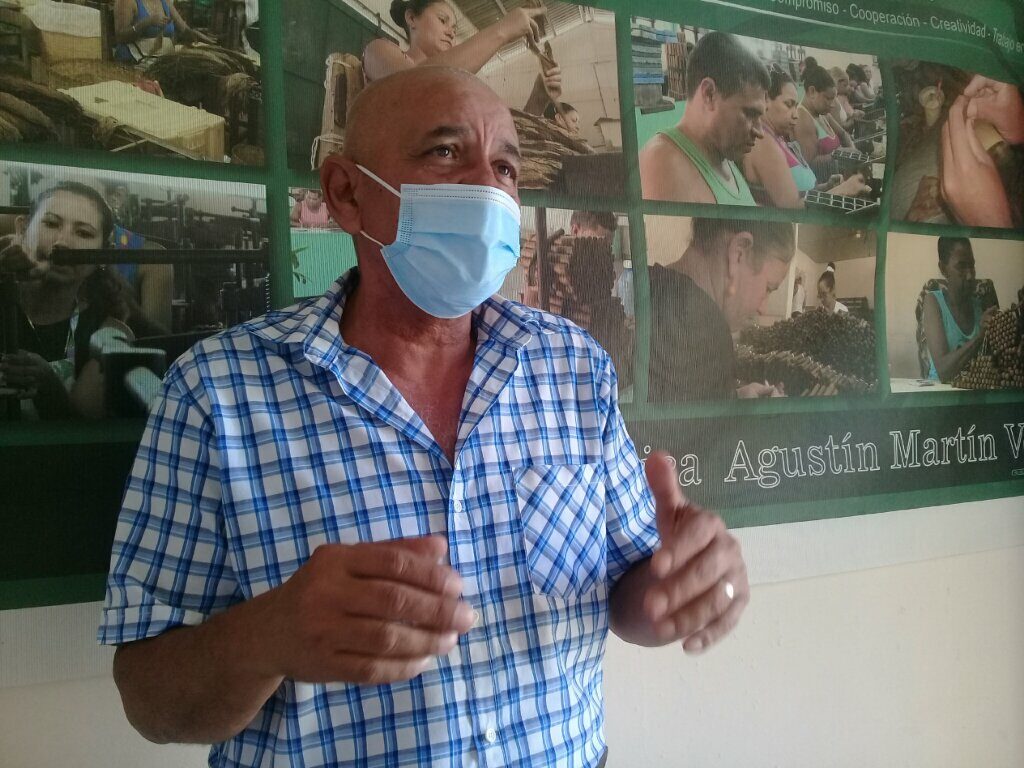 Maximino Julián López Rondón, director de la fábrica Agustín Martín Veloz // Foto Denia Fleitas Rosales