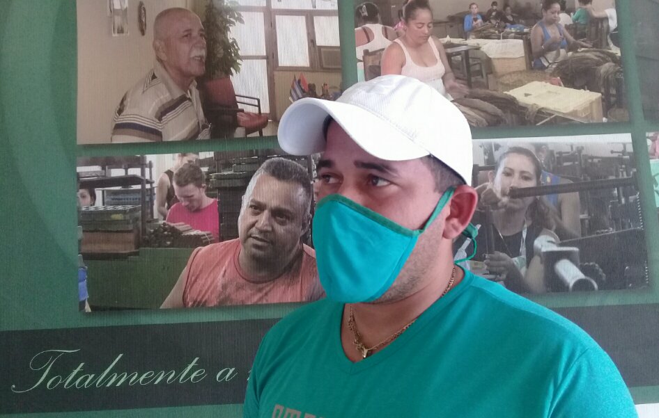 Jorge Luis Pérez Castillo estuvo al frente de la fábrica durante los tres meses de afectación por la Covid-19// Foto Denia Fleitas Rosales