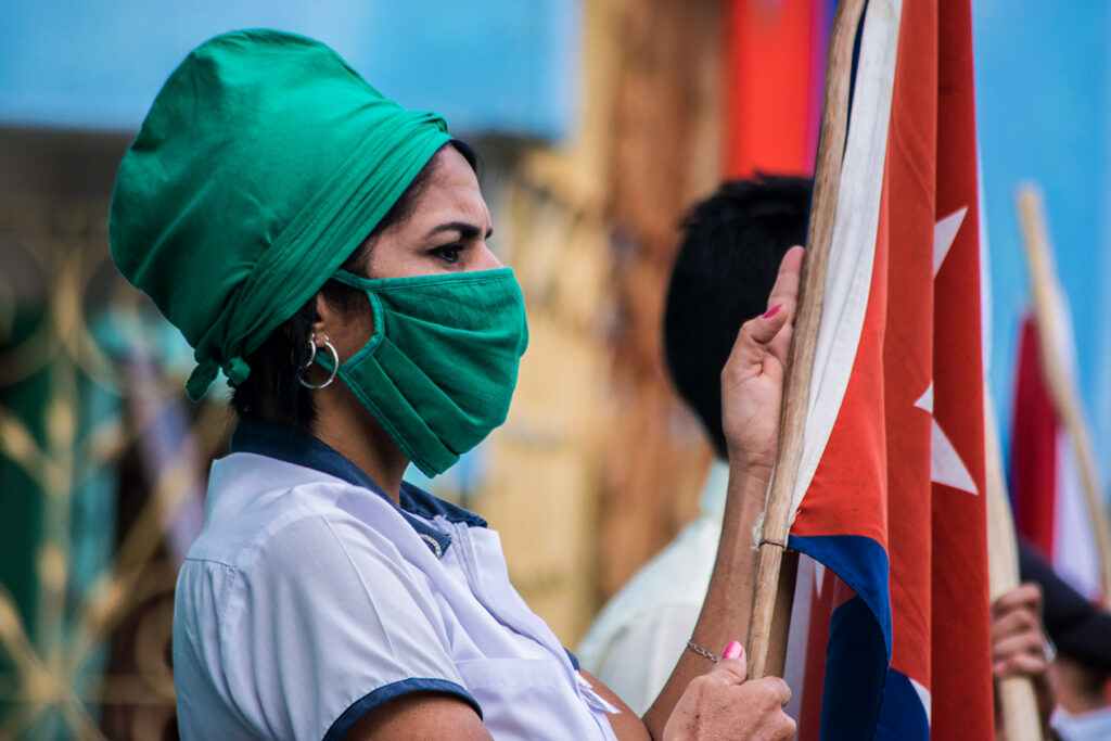 Los profesionales de las salud son el principal baluarte de la medicina cubana// Foto PL