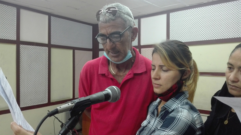 Durante la grabación del programa Páginas de la historia // Foto Marlene Herrera