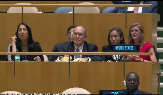 La Embajadora Samantha artower en el podio de Estados Unidos en ONU. // Foto Cubadebate