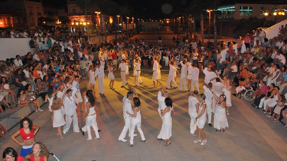 Bailando en Cuba: nuevo espacio de la Televisión Cubana // Foto Cubadebate