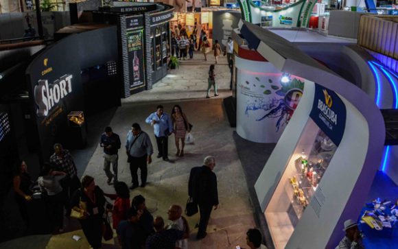 En la XXXIV Feria Internacional de La Habana, uno de los stands del Pabellón Central de Expocuba, lo ocupa Brascuba S.A., entidad que cuenta con un sólido portafolio de productos, en su mayoría distinguidos con Medalla de Oro a la Calidad // Foto Abel Padrón (AIN)