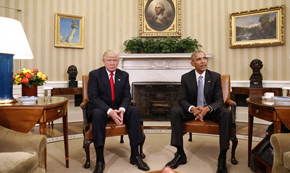 Obama recibe a Donald Trump en el Despacho Oval de la Casa Blanca. Foto: @el_pais.