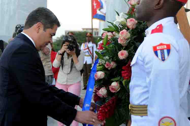 Presidente hondureño Juan Orlando Hernández concluye visita a Cuba // Foto PL