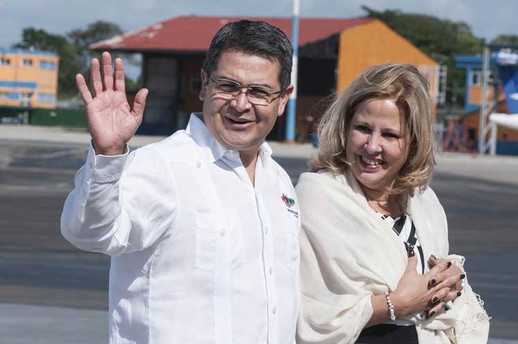 En Cuba presidente hondureño Juan Orlando Hernández // Foto PL
