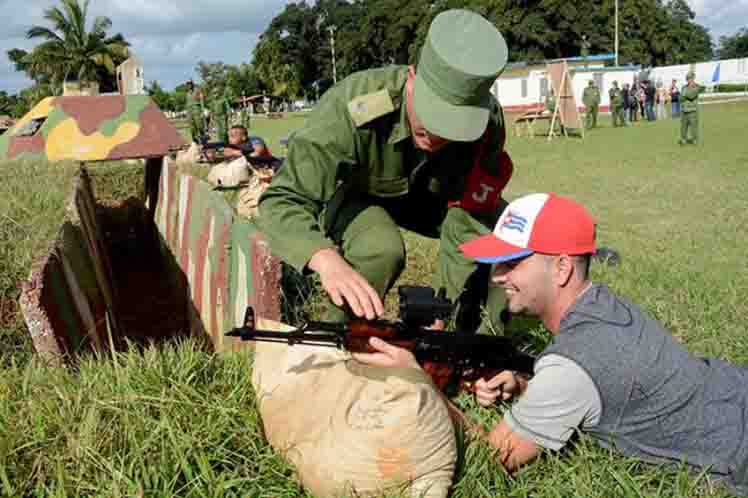 Continúa Cuba preparación combativa con Días Nacionales de la Defensa // Foto PL