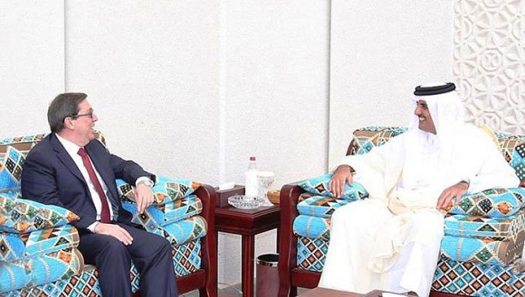 El emir de Qatar, jeque Tamim bin Hamad Al-Thani, recibió al canciller cubano, Bruno Rodríguez Parrilla. Foto: Cancillería de Qatar.