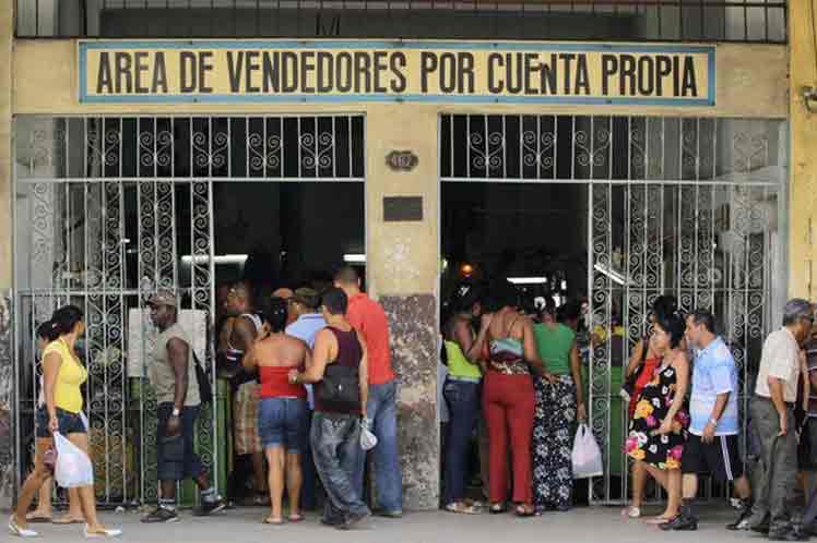 Trabajo por cuenta propia demuesta ser válido para Cuba // Foto PL