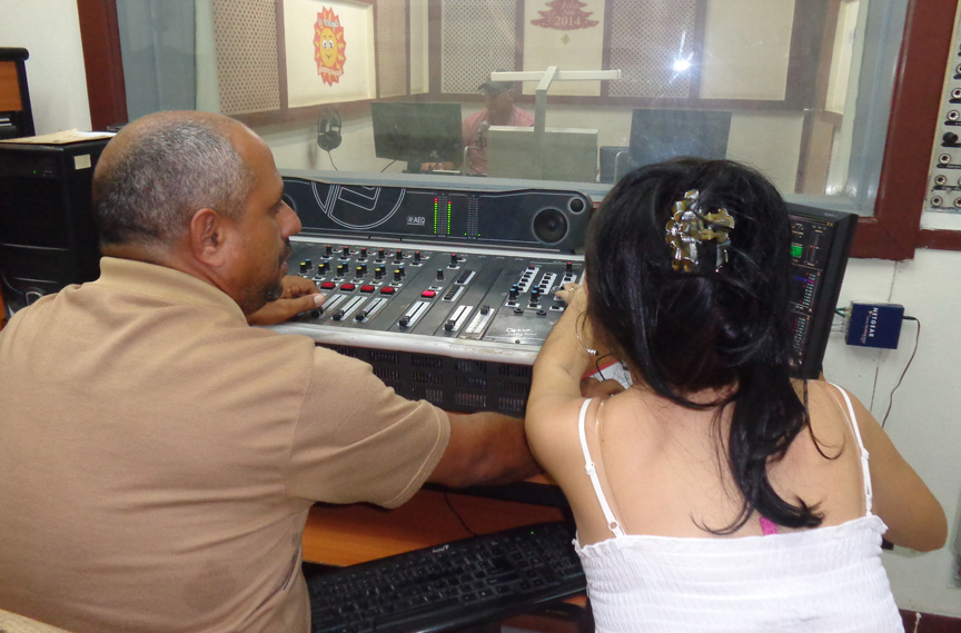 La emisora Radio Granma se mantiene tan criolla como nuestro son // Foto Marlene Herrera