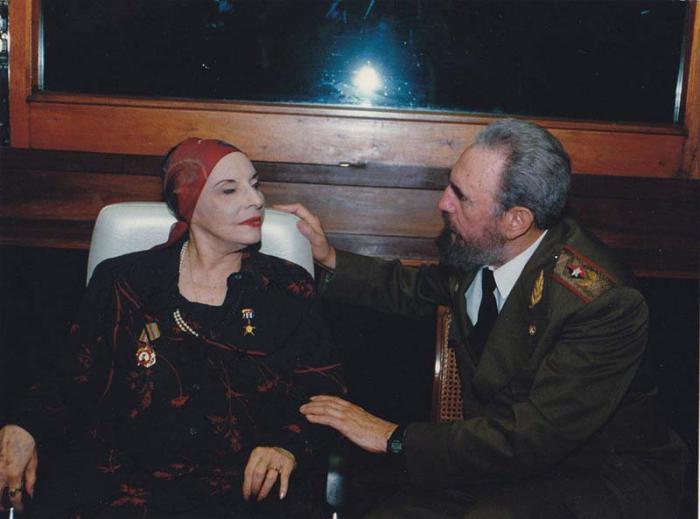 Fidel junto a Alicia Alonso // Foto tomada de Internet