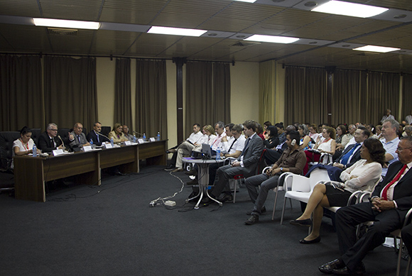 Dentro del marco del acuerdo con el Banco Central de Cuba, el BII estableció en 2016 que habrá un límite de 50 millones de Euros para operaciones directas en Cuba. Foto: Ladyrene Pérez/ Cubadebate.