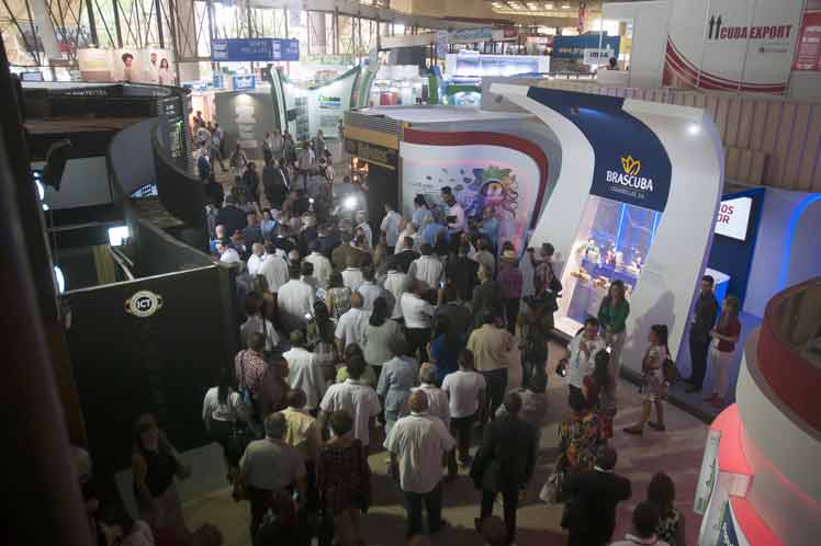 Celebran hoy día de Chile en feria comercial cubana Fihav 2016 // Foto PL