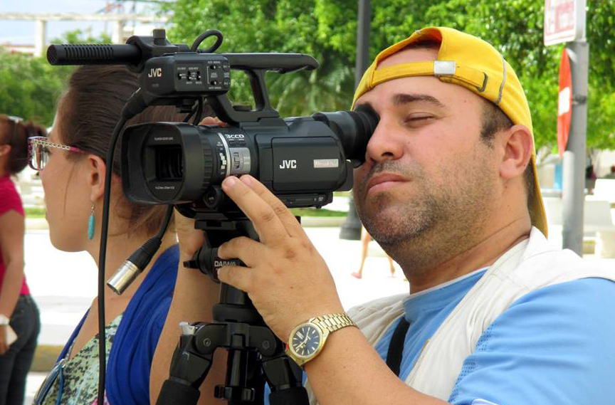 Michel Vega, camarógrafo de GolfoVisión // Foto tomada de Facebook