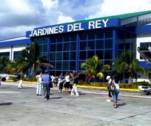 Primer vuelo procedente de EEUU llega al Aeropuerto Jardines del Rey