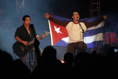 Cancelan gira de Buena Fe en EEUU por declaraciones a favor de Fidel