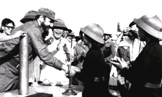 Fidel visita el Paralelo 17, al sur de Viet Nam. Foto: Archivo.
