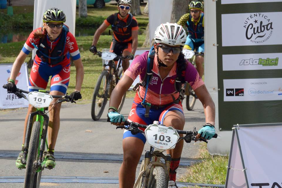 Cubana Marlies Mejías sigue de líder en Titán Tropic de ciclismo de montaña // Foto ACN