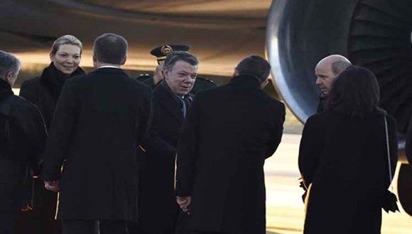 Presidente colombiano en Oslo para recibir Premio Nobel de la Paz