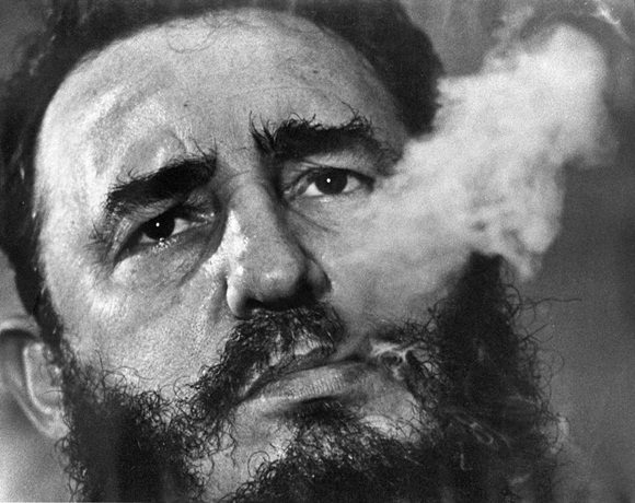 Fidel Castro, en La Habana en 1985. Foto: Charles Tasnadi/ AP.