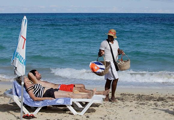 Cuba logró en 2016 más de cuatro millones de turistas. Foto: Desmond Boylan/AP