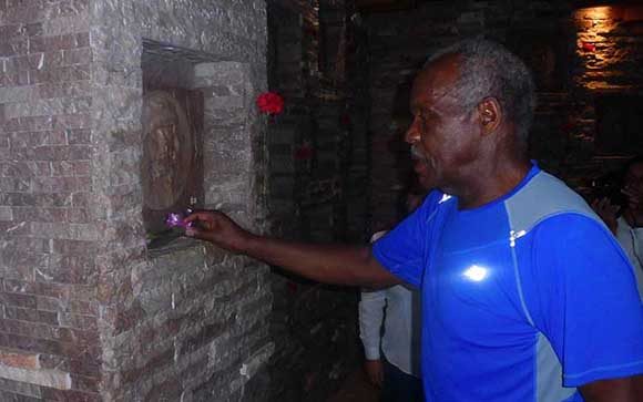 Danny Glover rindió tributo al Che y sus compañeros de lucha. Foto: Francisnet Díaz Rondón/ CMHW.