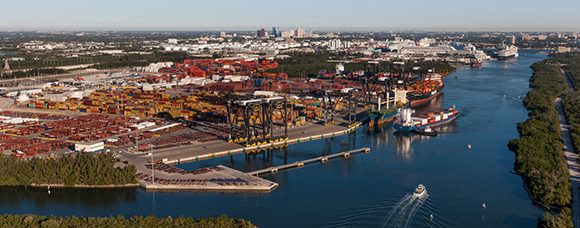 Puerto Everglades, uno de los tres puertos de mayor tráfico de pasajeros en el mundo. Foto: Florida Ports Council.