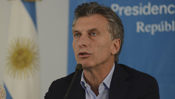 Macri vuelve a aumentar tarifas de luz en Argentina