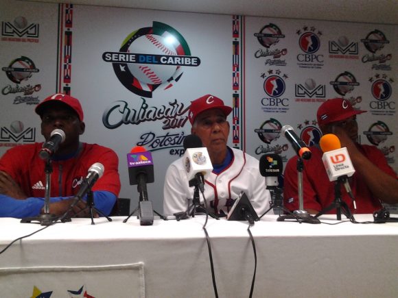 Carlos Martí durante la conferencia de Prensa.