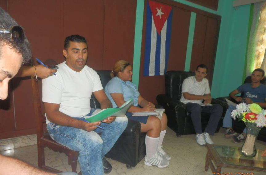 Reinier Beltrán Sánchez, primer secretario de la UJC en Manzanillo dio a conocer el programa de la Jornada // Foto Lilian Salvat
