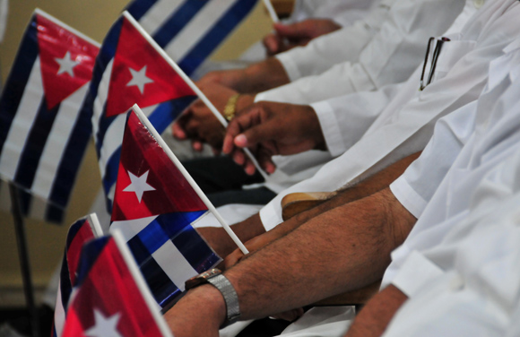 Cincuenta mil profesionales cubanos de la salud prestan servicios en más de 60 países con profunda vocación humanista y solidaria. Foto: Ladyrene Pérez/ Cubadebate.