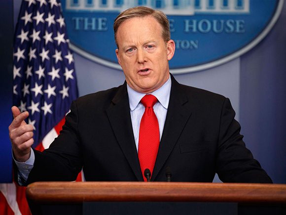 Sean Spicer hoy durante su conferencia de prensa en la Casa Blanca. Foto: AP.