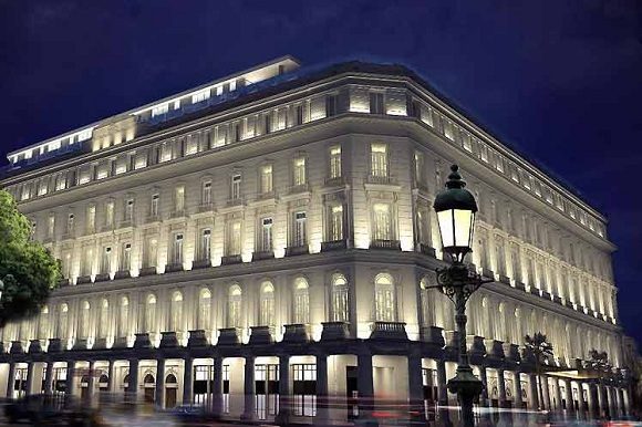 El Gran Hotel Manzana Kempinski de La Habana que abrirá sus puertas este mes, según anuncios oficiales. Foto: Roberto F. Campos.