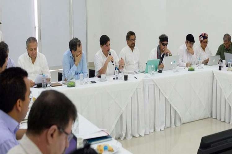 Gobierno colombiano y FARC-EP tranzan nueva ruta de paz // Foto PL